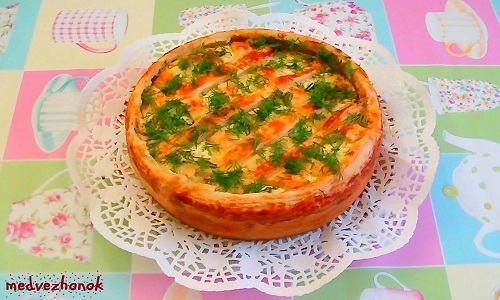 Пирог с творогом и зеленью из слоёного дрожжевого теста