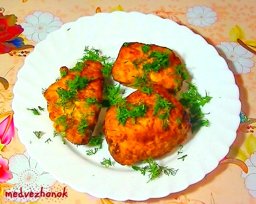 Куриные отбивные, фаршированные шампиньонами и сыром