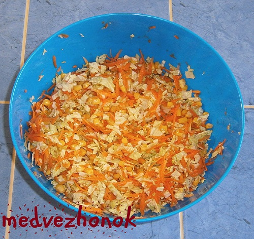 Салат из пекинской капусты и моркови